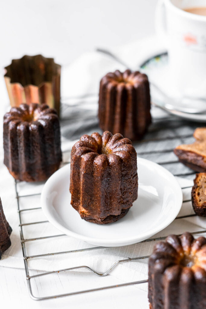 https://masalaandchai.com/wp-content/uploads/2020/10/Masala-Chai-Canele%CC%81s-with-Chai-683x1024.jpg