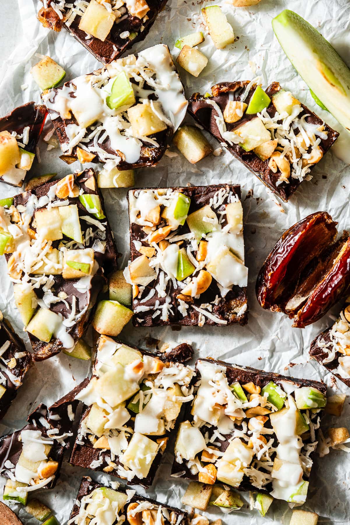 Slices of date bark with green apples and medjool dates.