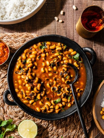 Black Eyed Peas Curry with rice and achaar.